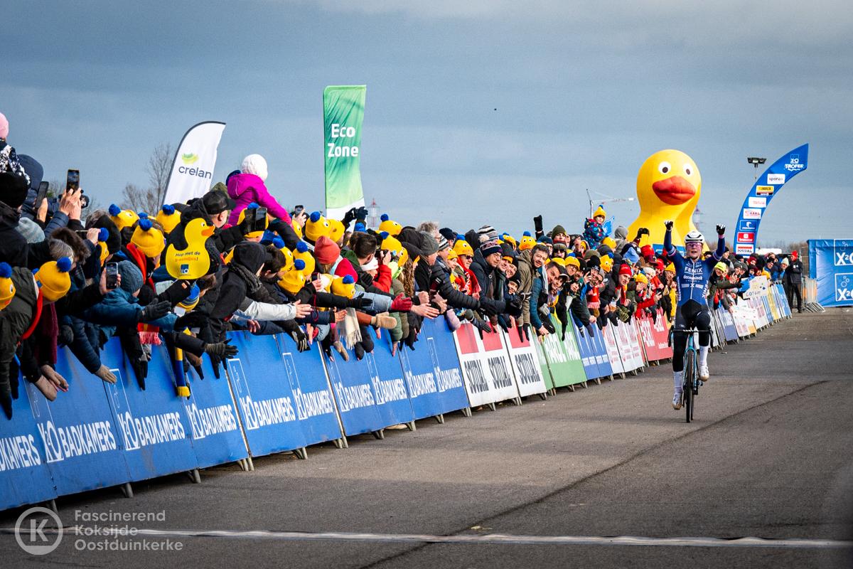De Duinencross in Koksijde is één van de meest iconische en uitdagende veldritten ter wereld, bekend om zijn spectaculaire zandparcours en rijke traditie. Het evenement trekt jaarlijks duizenden fans