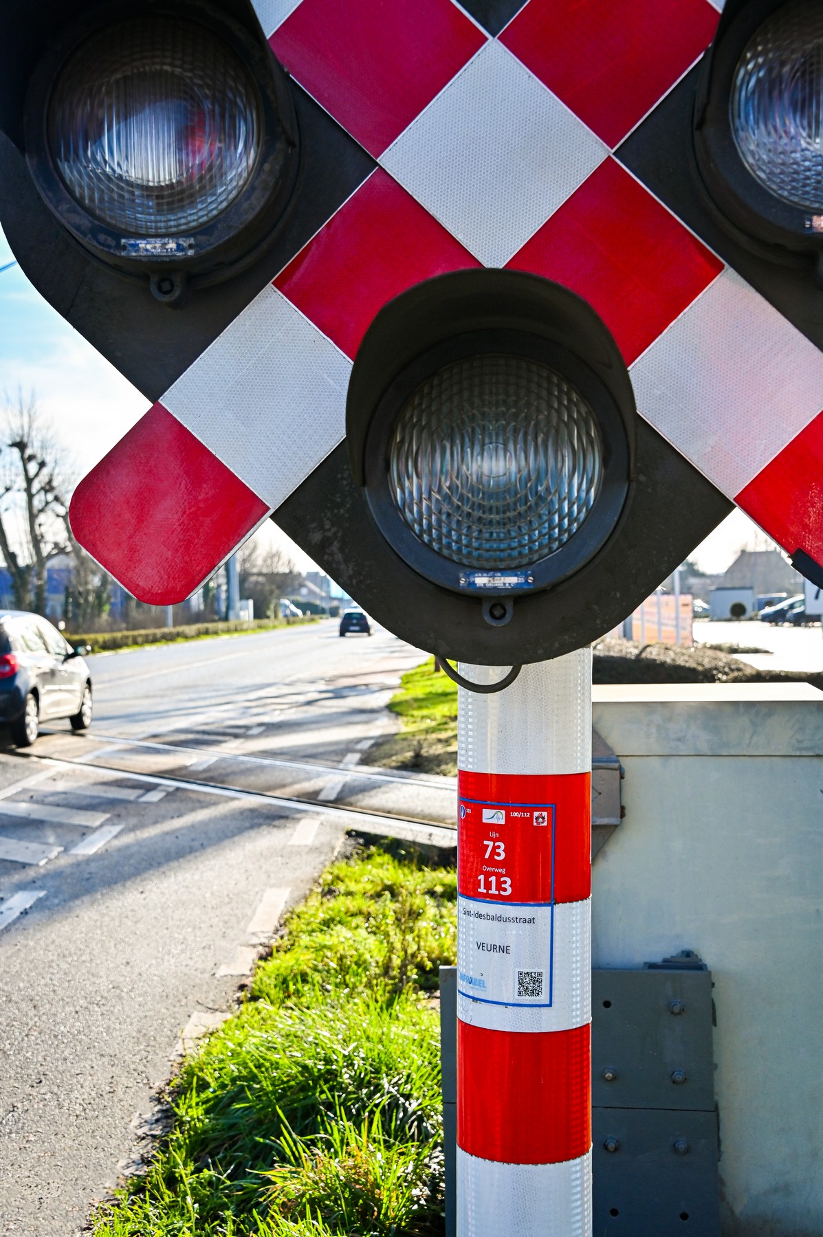 Gevaarlijke situatie aan een overweg? Zoek de rode sticker | Tij-dingen