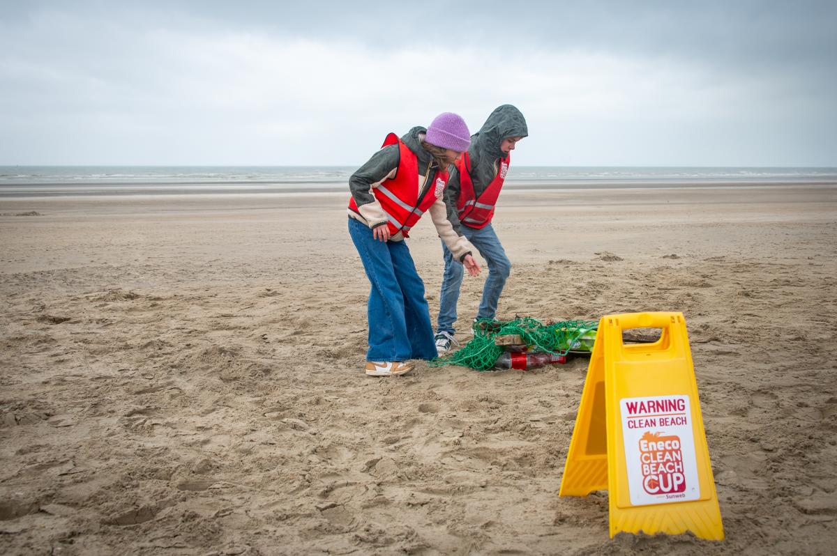 Eneco clean beach in Koksijde (2024)