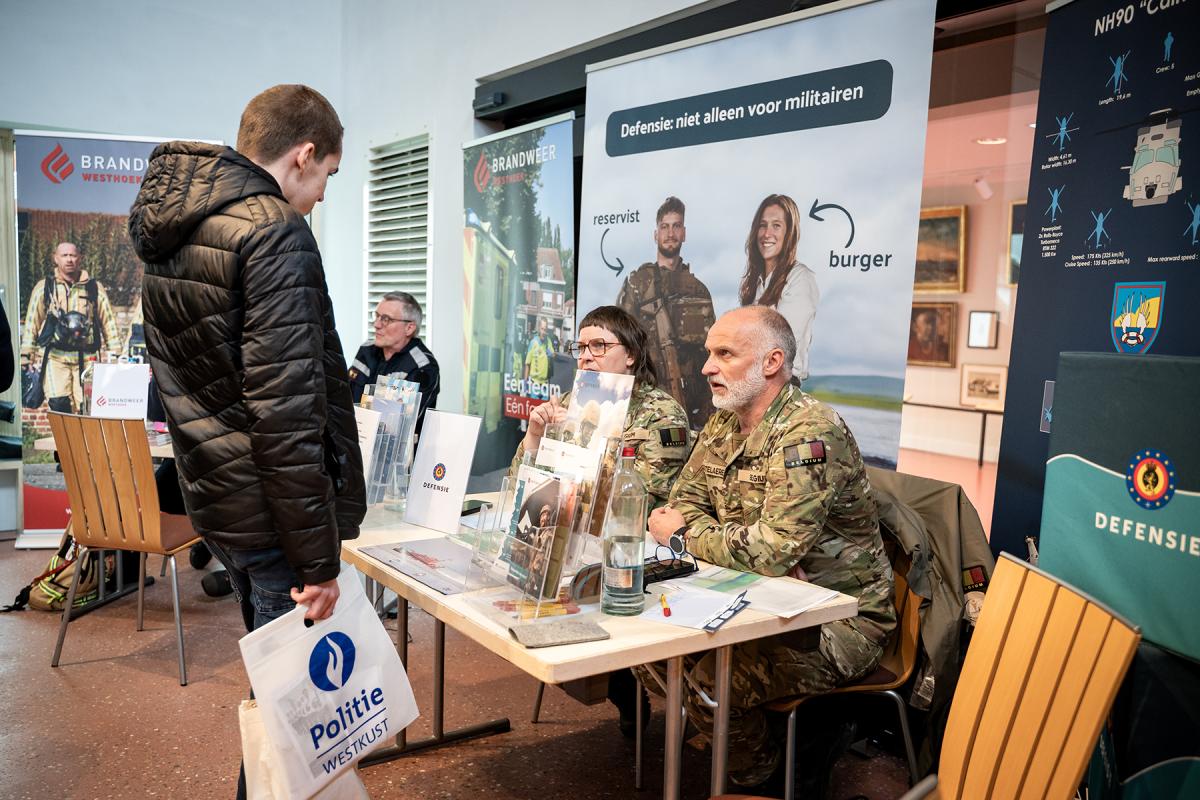 Van cyber tot reddingsvlucht: werken bij Defensie