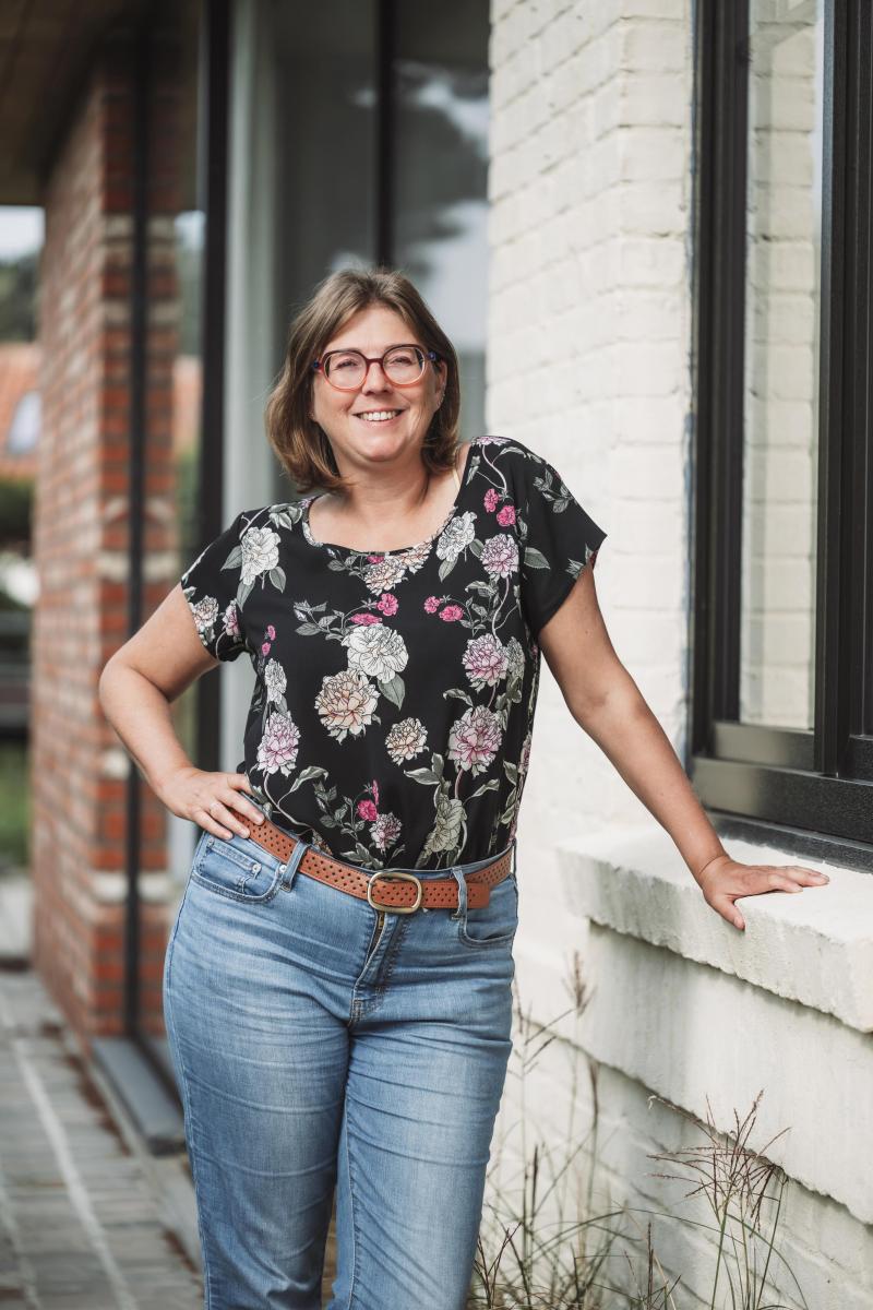 Vanaf nu tik je je adres in op www.huisartszoeker.be en zie je meteen welke praktijken nog nieuwe patiënten aannemen. Sofie Corteel, coördinator van de huisartsenkring en wachtpostmanager, legt uit hoe de nieuwe huisartszoeker werkt 